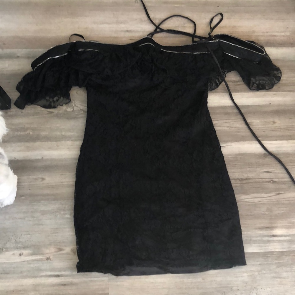 Bebe lace dress